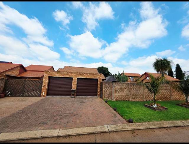 2 BEDROOM HOUSE FOR SALE IN POMONA